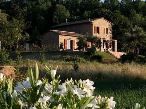 Ferienhaus in Montescudaio mit Großem Garten