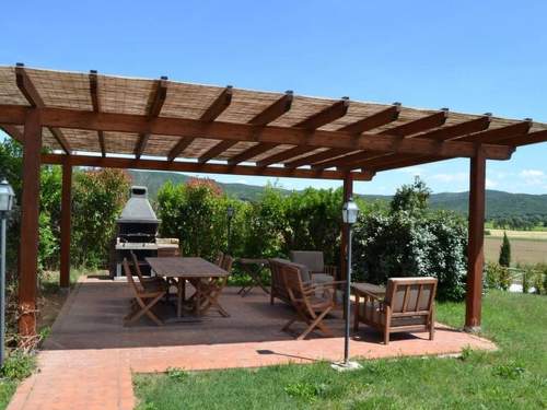 Ferienwohnung Superior Drei-Zimmer-Wohnung mit Garten und Pavillon