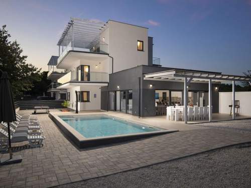 Ferienhaus Villa Luna mit Pool, Sauna, Whirlpool, Tennisplatz