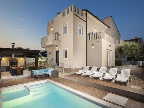 Ferienhaus Villa Castagna in Premantura mit Pool und Sauna