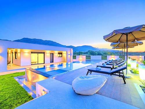 Ferienhaus Haus in Georgioupoli mit Außenpool und atemberaubender Aussicht