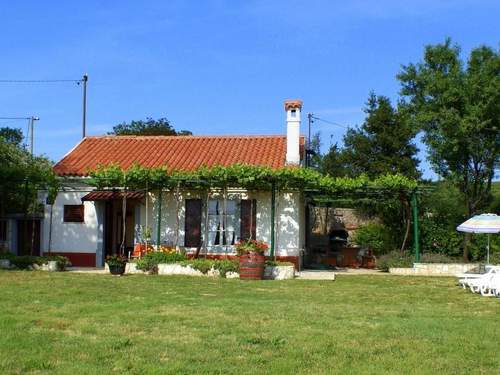 Ferienhaus Freistehendes Haus Violeta mit weitläufigen Garten