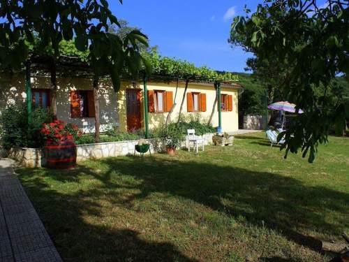 Ferienhaus Charmantes Ferienhaus in Bartići mit Terrasse