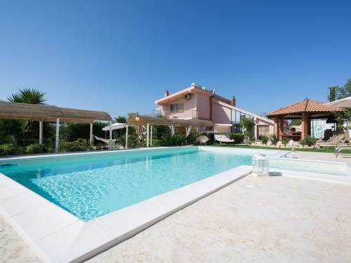 Ferienhaus Angenehmes Haus mit privatem Pool