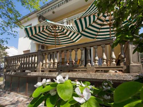 Ferienwohnung Appartement Apartman Ester mit Terrasse