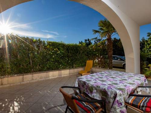 Ferienwohnung schöne Wohnung Apartman Mira 1 mit Terrasse