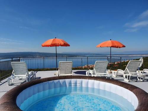 Ferienwohnung Appartement mit Jacuzzi und Meerblick