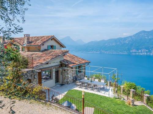 Ferienhaus Villa mit schönem Seepanorama und Naturteich