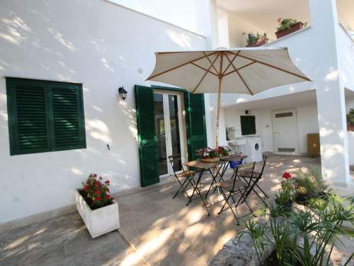 Ferienwohnung Landhaus in Monopoli mit privatem Garten