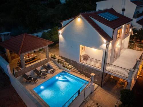 Ferienhaus Rustikale Ferienvilla Pomalo