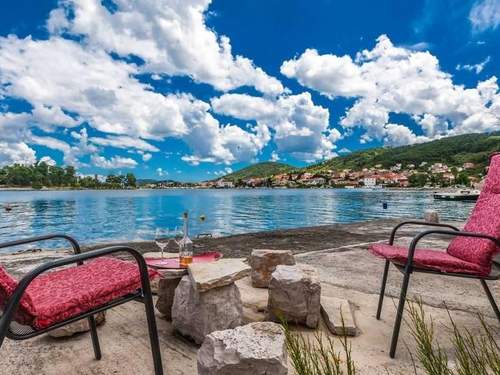 Ferienhaus Steinhaus in Strandnähe mit Whirlpool