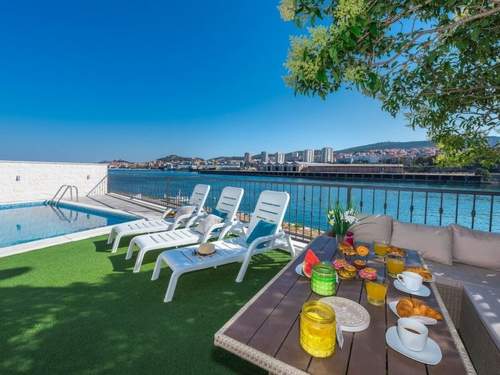 Ferienhaus Villa Mandalina mit Pool und herrlichem Meerblick