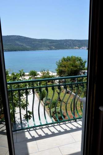 Ferienwohnung Schöne Wohnung in Poljica mit privatem Parkplatz