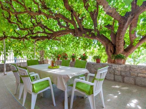 Ferienhaus Maric mit Terrasse und Balkon