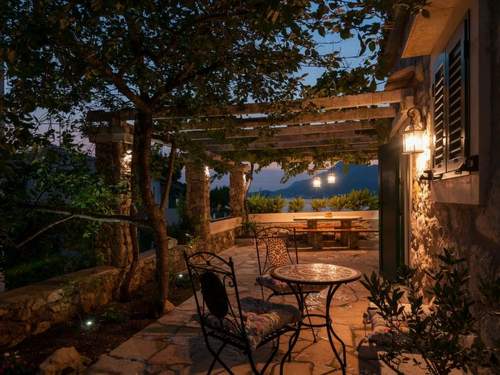 Ferienwohnung in Omiš mit Privatem Balkon