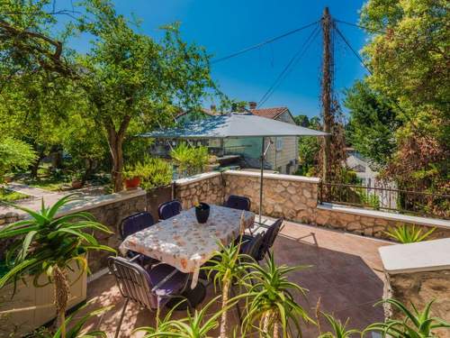 Ferienwohnung Geräumige Ferienwohnung mit eigener Terrasse