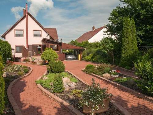 Ferienhaus Wohnung mit Garten, Grill und Gemeinschaftspool