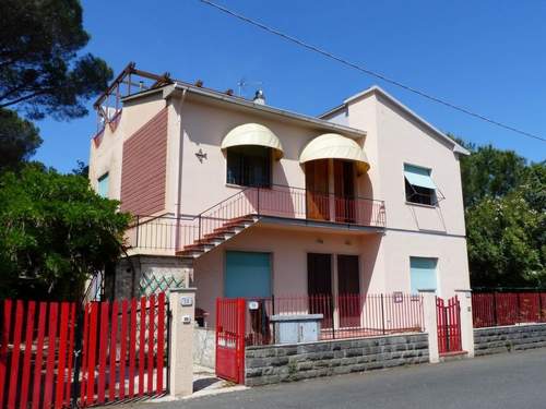 Ferienwohnung Große Wohnung in Mazzanta mit Schöner Terrasse