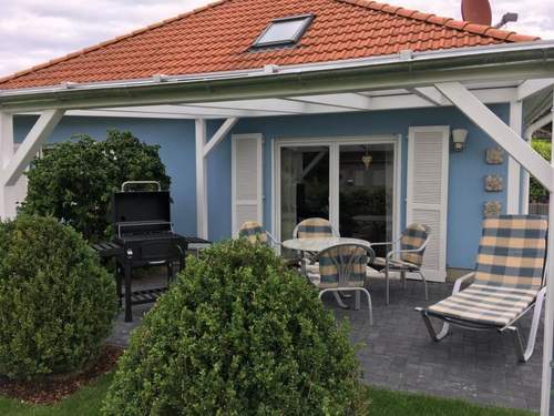 Ferienhaus in Wischuer mit Terrasse, Grill und Garten