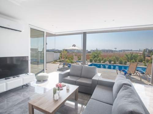 Ferienhaus 3-Schlafzimmer-Villa mit Pool in Protaras Zentrum