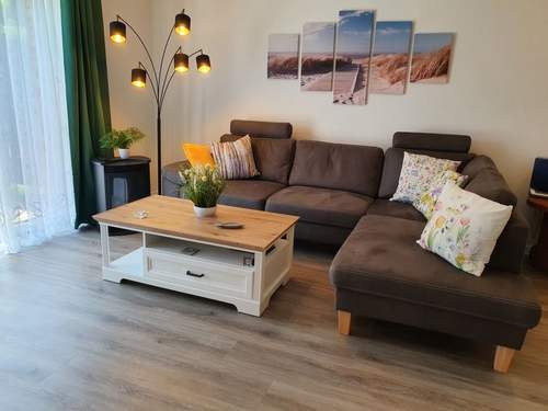 Ferienwohnung Komfortable Ferienwohnung in Ostseebad Damp mit Großer Terrasse