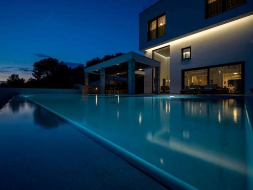 Ferienhaus Ferienvilla Villa Grc mit Infinity Pool