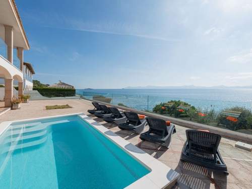 Ferienhaus Verträumte Villa mit privatem Pool und Liegewiese