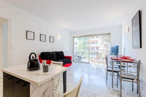 Résidence 3p R&eacute;nov&eacute; Au C&oelig;ur D&rsquo;un Parc Arbor&eacute; &agrave; 5min Du Centre - Ferienunterkunft in Cannes (4 Personen)