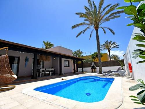 Ferienhaus Komfortables Ferienhaus in Corralejo mit privatem Garten und beheiztem Pool