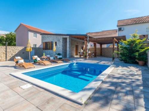 Ferienhaus Holiday Home Ema with pool