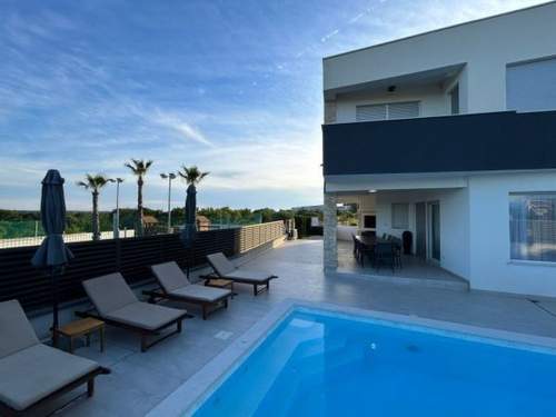 Ferienhaus Villa Amfora with heated pool, wellness and tennis