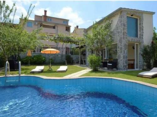 Ferienwohnung Ein Apartment im Ferienhaus Zweirosen