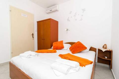 Guest House Daniela - Double Room with Private External Bathroom and Patio - SOBA 3 - Ferienunterkunft in Mlini (2 Personen)