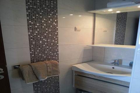 Villa Mirjana - One Bedroom Apartment with Terrace and Side Sea View (Taverna) - Ferienunterkunft in Mlini (4 Personen)