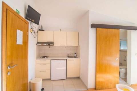 Apartmani Cihorich - Studio Apartment ( br 2) - Ferienunterkunft in Dugi Rat (2 Personen)
