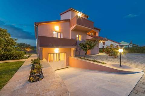 Villa Simone with private pool - Ferienunterkunft in Biograd na Moru (10 Personen)