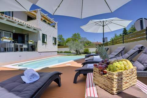 Villa Laura - Ferienunterkunft in Krnica (8 Personen)