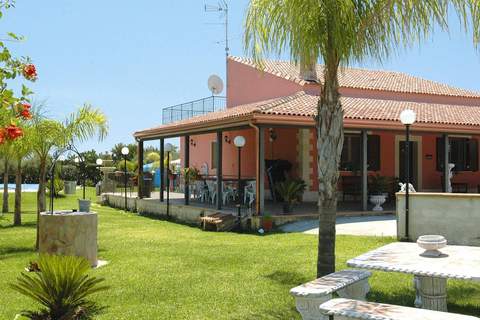 holiday home Villa Sally mit Privatpool Floridia - Ferienunterkunft in Siracusa (6 Personen)