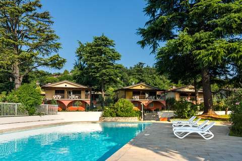 Le Villette 8321 - Ferienunterkunft in Manerba (6 Personen)