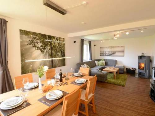 Ferienhaus Ruhiges Ferienhaus in Lommersdorf mit Garten