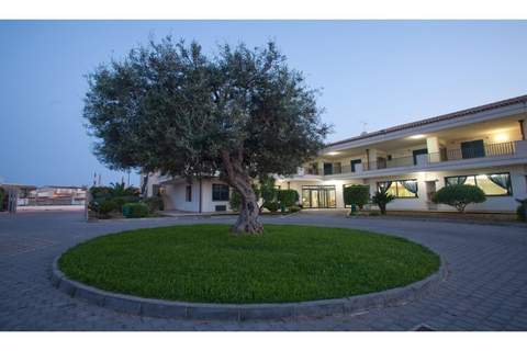 GH Baraka Village - Aparthotel Formula Studio - Ferienunterkunft in Scoglitti (2 Personen)