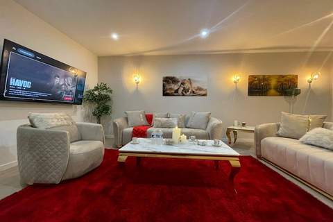 One Lux Stay 3BR / 2BA Antwerp near Central Station - Ferienunterkunft in Antwerpen (6 Personen)