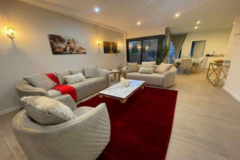 One Lux Stay 2BR/2BA Antwerp near Central Station - Ferienunterkunft in Antwerpen (5 Personen)