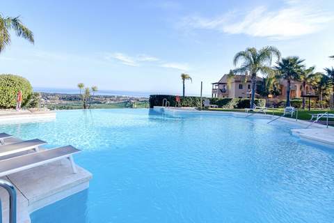 3-Bedroom Apartment with Sea & Mountain Views - Ferienunterkunft in Benahavis (6 Personen)