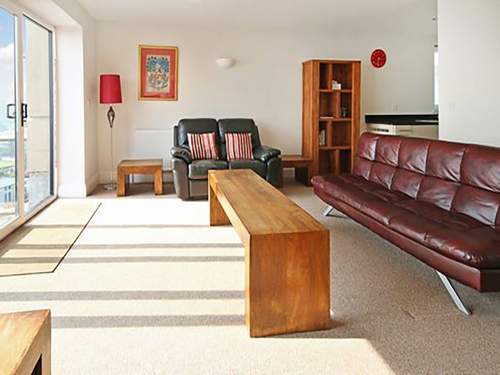 Ferienwohnung Modern eingerichtete Ferienwohnung in der ersten Etage mit Panorama-Meerblick v