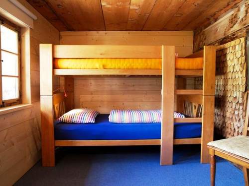 Ferienwohnung Tgèsa Surrein Giassa10, (Sedrun/Surrein).