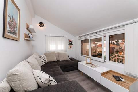 Apartments Roda - Comfort One Bedroom Apartment with Terrace (Kate) - (ST) - Ferienunterkunft in Supetar (4 Personen)