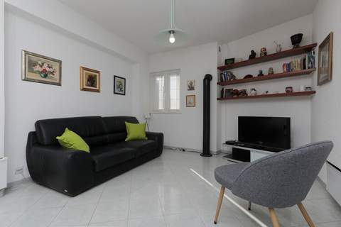 Apartment Perina - Comfort Two Bedroom Apartment with Terrace and Sea View - Ferienunterkunft in Sutivan (2 Personen)