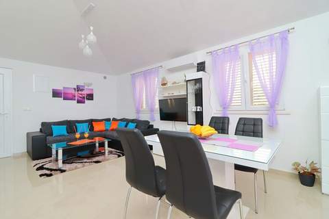 Holiday Home Adriatic View-Five Bedroom Holiday Home with Pool and Sea View - Ferienunterkunft in Blato (10 Personen)