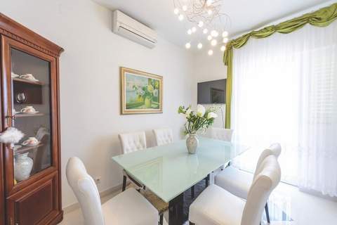 Apartment Viva la Vita - Two-Bedroom Apartment with Shared Pool - Ferienunterkunft in Cavtat (4 Personen)